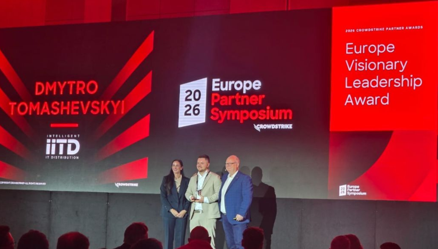 International Leadership Recognition: iIT Distribution Co-Founder Receives Visionary Leadership Award from CrowdStrike - image 3